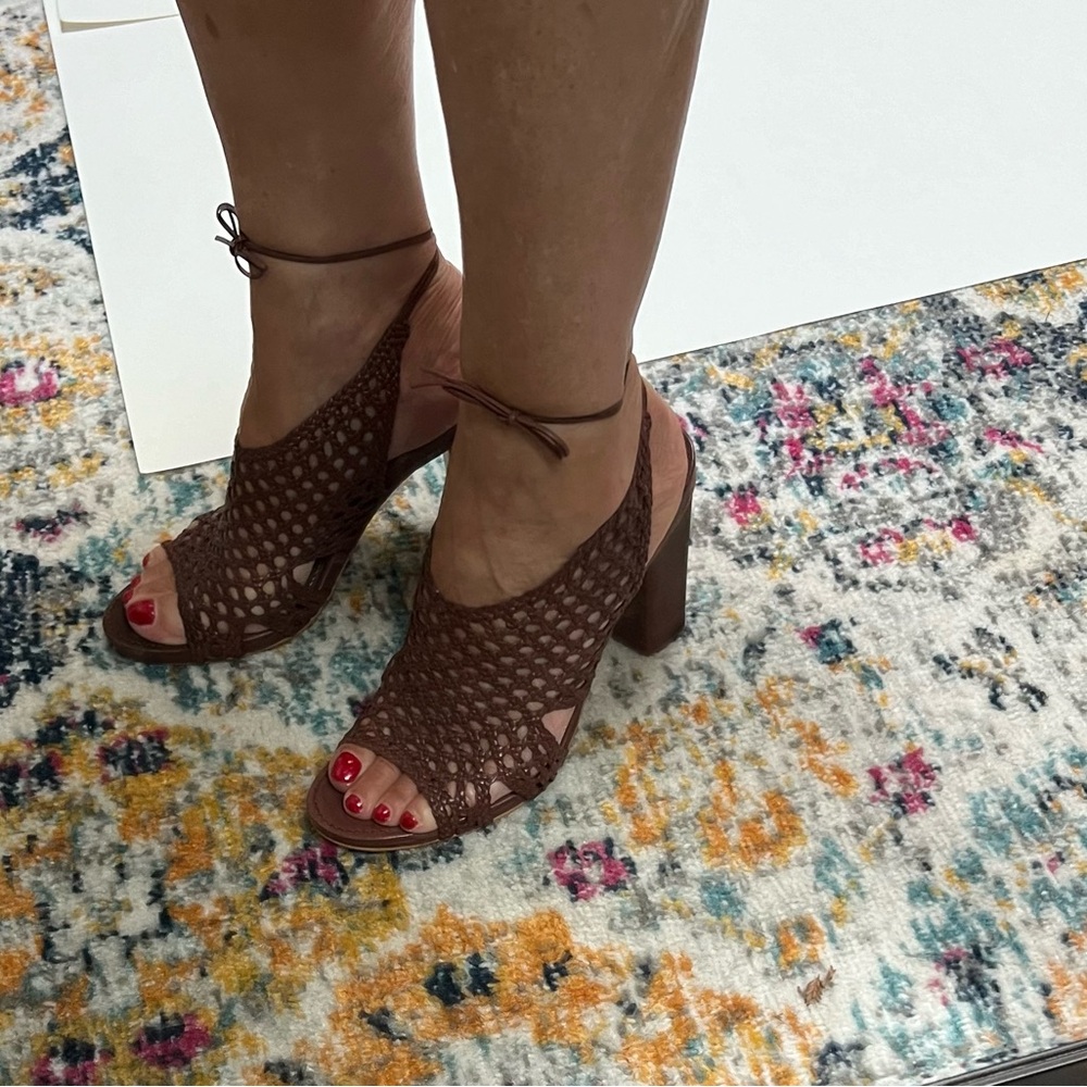 B. Makowsky leather sandals